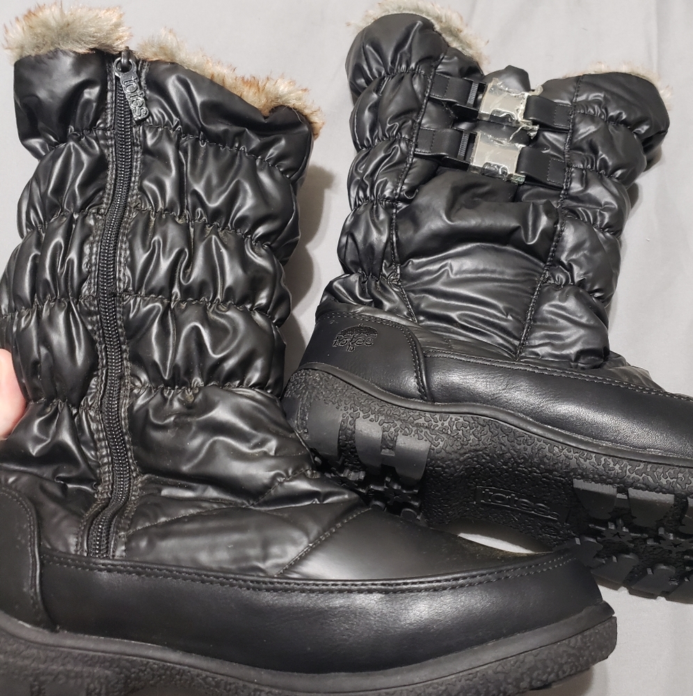 New Totes black boots